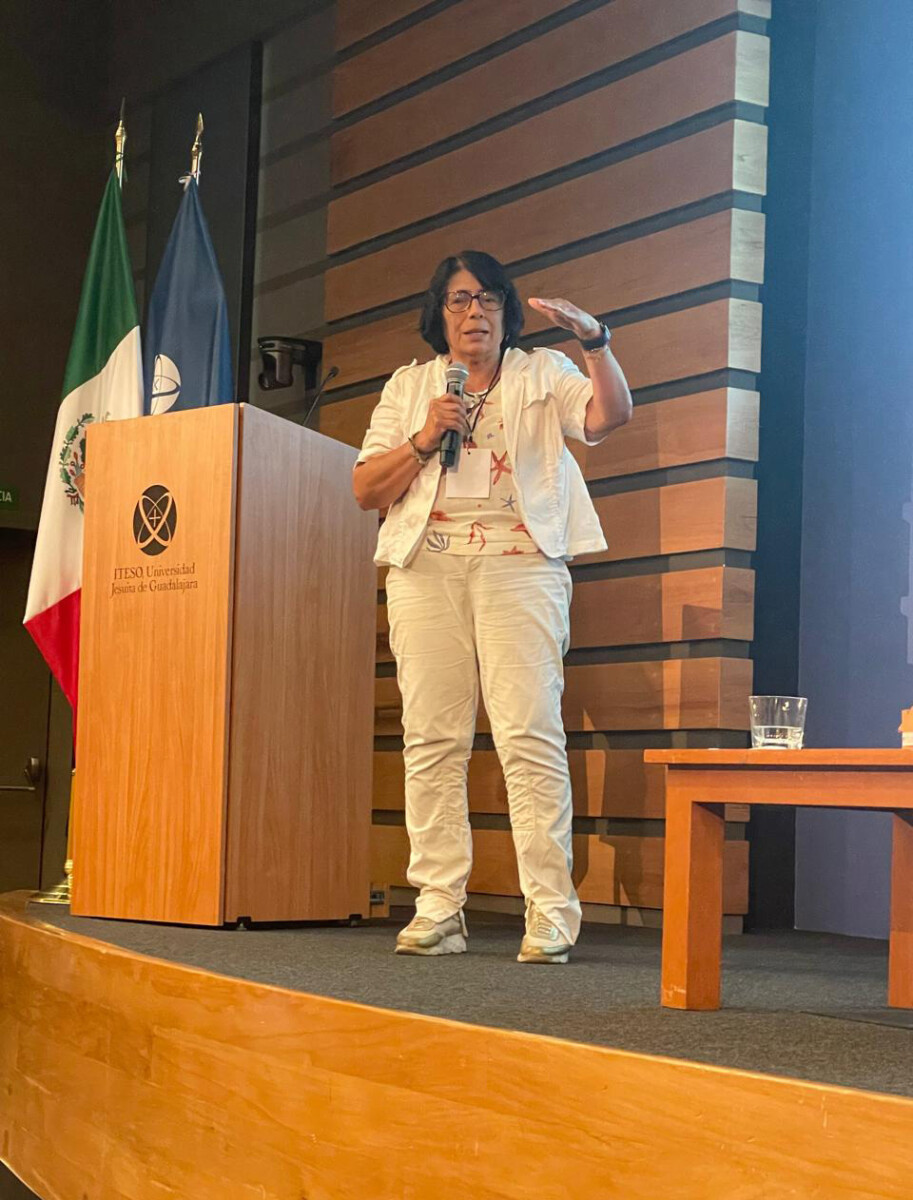 Científica de la UAT imparte taller internacional sobre construcción con tierra
