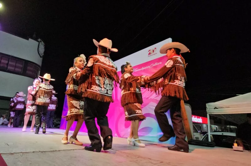 Cuentos, cantos y huapango: Un día más de Fiesta en González
