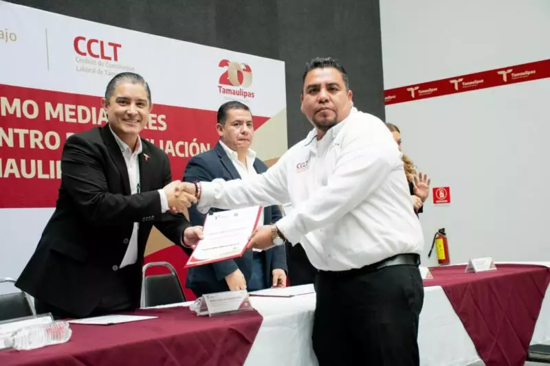 Entregan certificados como mediadores públicos a personal del Centro de Conciliación Laboral de Tamaulipas