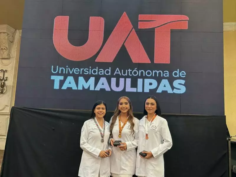 Entrega la UAT en Matamoros la generación 2019-2024 de médicos cirujanos