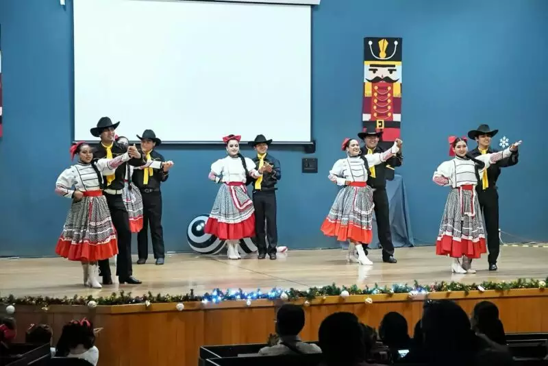 Concluye la UAT con éxito la exposición de sus talleres artísticos