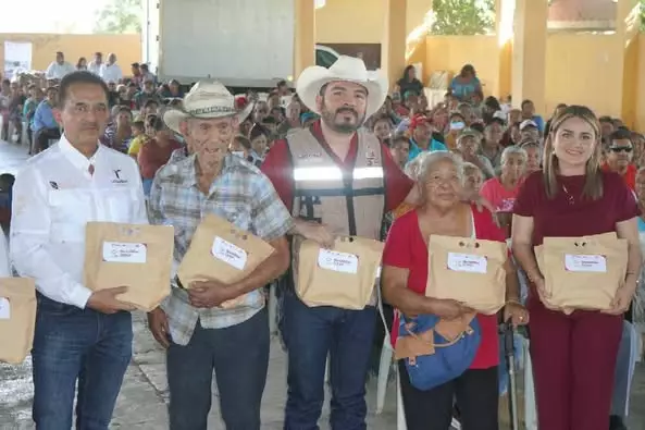 Gobierno de Tamaulipas y Gobierno Municipal han entregado 3 toneladas de pescado a la población de González