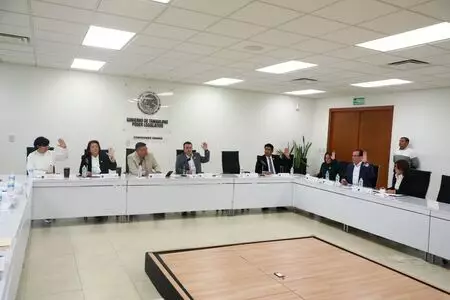 Comisiones aprueban reformas a la Constitución y a la Ley del Notariado en materia de régimen disciplinario