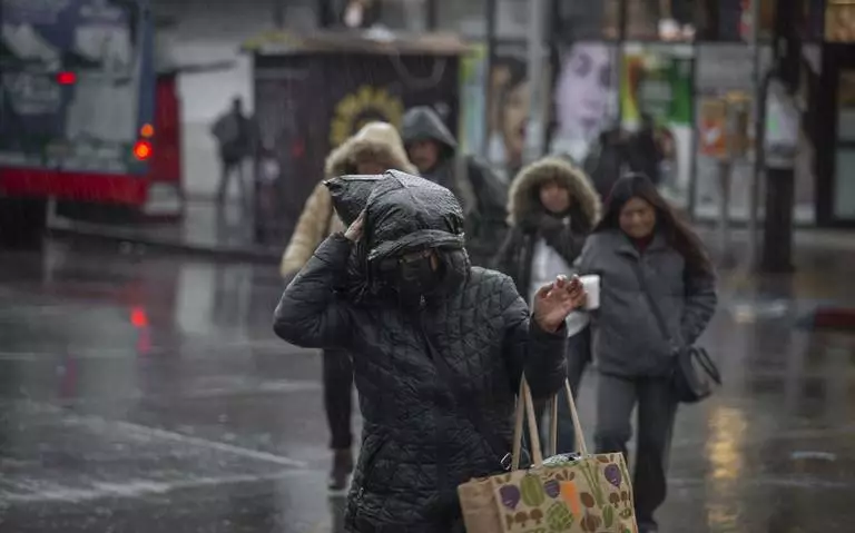 Frente frío 15 se extiende sobre el norte, noreste y oriente del país; ocasionará lluvias y ambiente frío