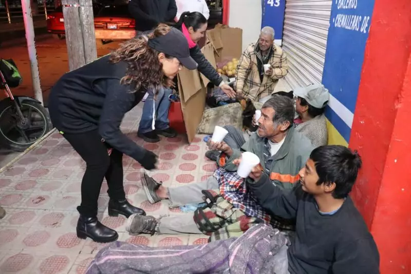 Da cobijo el DIF a personas en situación de calle por frío