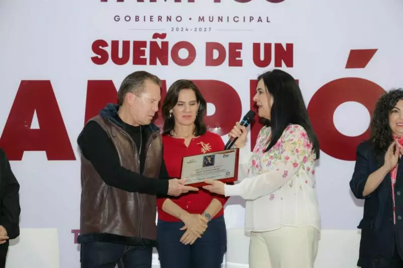Mónica Villarreal y Julio César Chávez Comparten Compromiso por Una Sociedad Libre de Adicciones