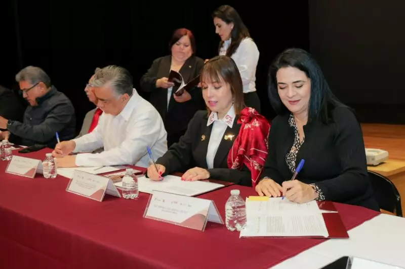 Suscribe Mónica Villarreal Convenio de Colaboración con ITACE