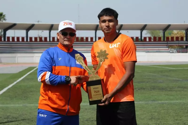 Se corona Correcaminos en Futbol Estudiantil, por 75 aniversario de la UAT