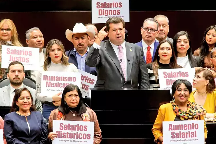 Congreso congela la reforma al salario; retraso afecta a 3 millones