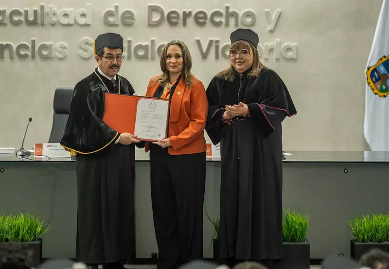 Recibe Isolda Rendón nombramiento de presidenta honoraria de Familia UAT