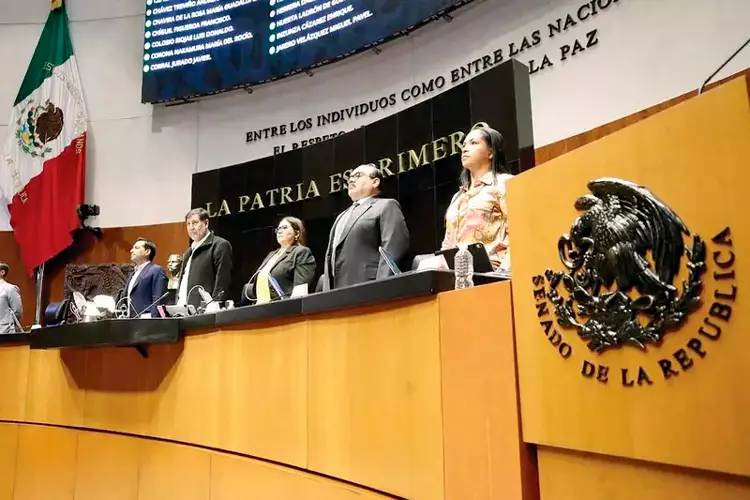 Va baraja nueva para telecomunicaciones; revisarán todos los artículos