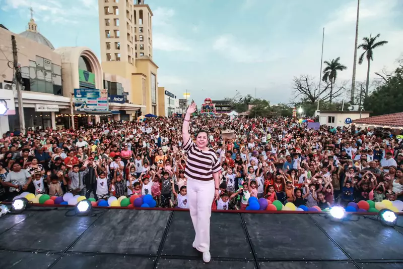 Festejan a lo grande con Patty Chío niños y niñas de El Mante
