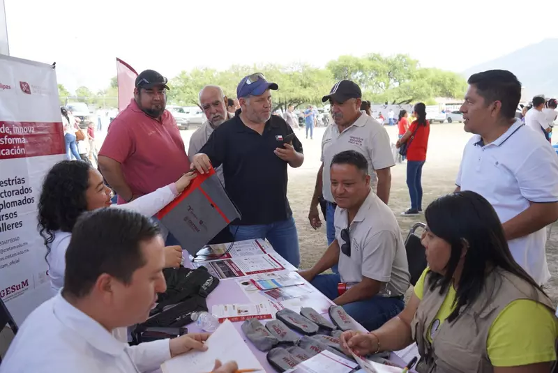 Participa CRETAM en Brigada Transformando Familias en Palmillas