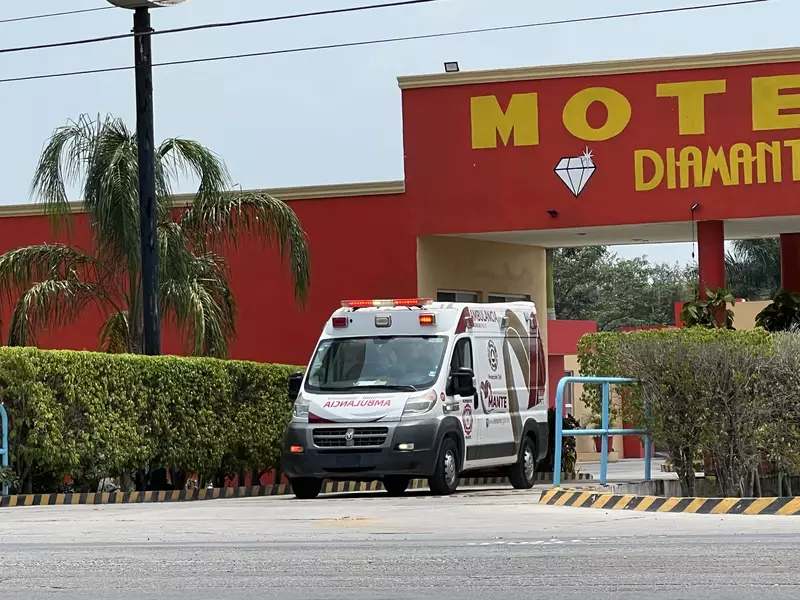Trailero queda inconsciente en un Motel; falleció en el hospital