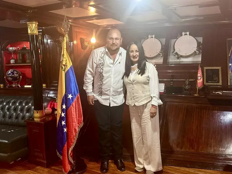 Sostienen reunión secretario general de Gobierno y  embajadora de  Venezuela en México