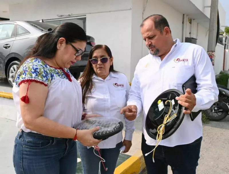 Supervisa Patty Chío trabajos de rehabilitación de red de semáforos