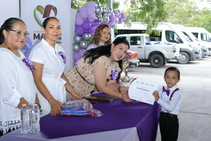 Amadrina Patty Chío generación de los CAIC