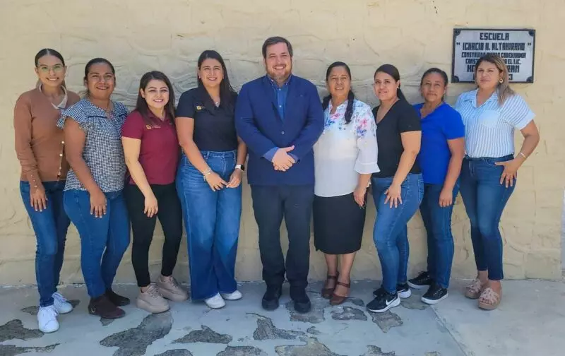 Visita secretario de Educación primaria multigrado en Villagrán
