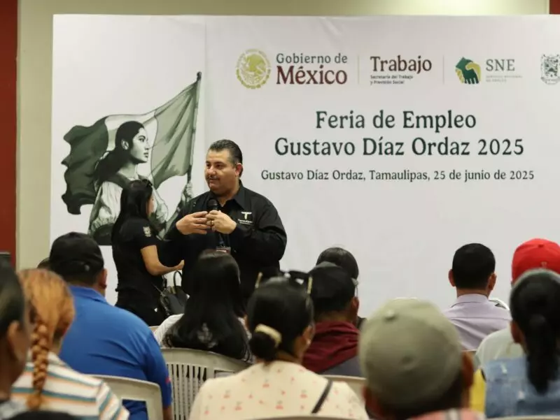 Desarrollan primera Feria del Empleo en Díaz Ordaz