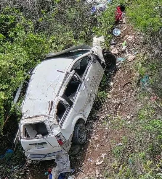 Tragedia en la Ocampo-Tula; muere jovencita en volcadura