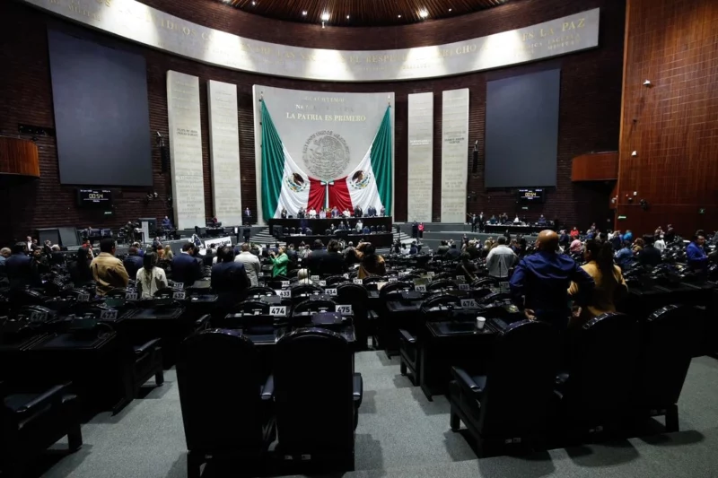 Tras debate de 10 horas, avalan ley de inteligencia