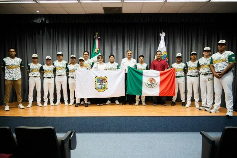 Abandera Américo Villarreal liga de béisbol tamaulipeca que representará a México en Mundial