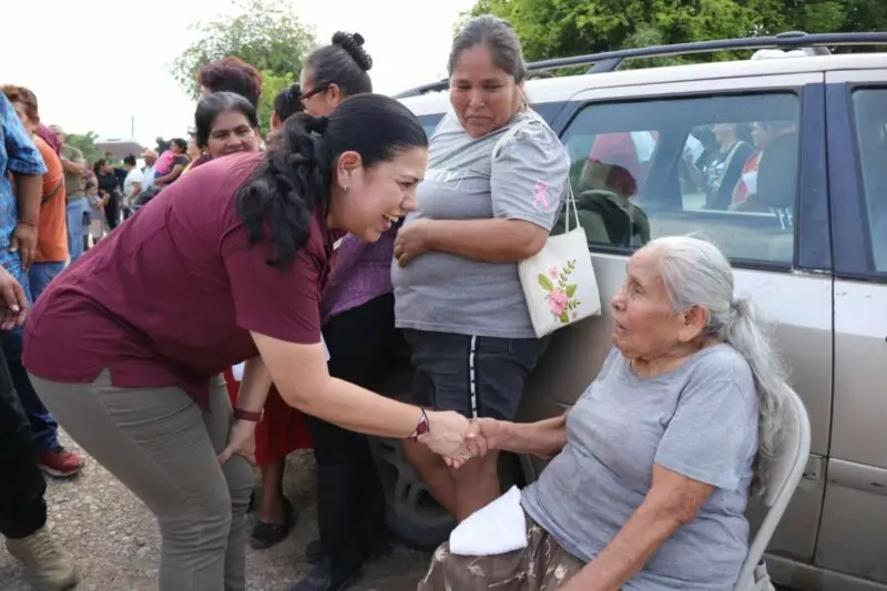 Se solidariza Patty Chío con familias de Tantoyuquita