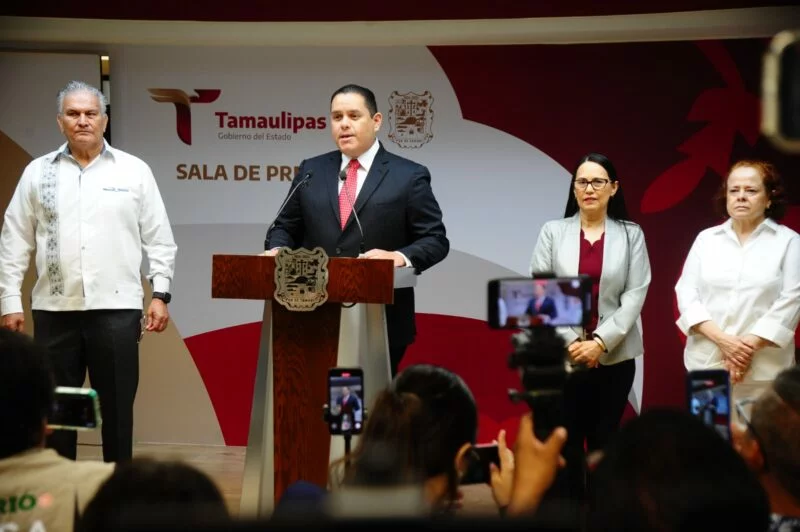 Benefició Cabeza de Vaca con contratos a los Carmona, denuncia Salud