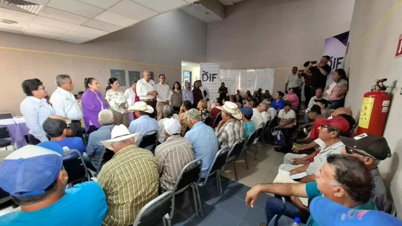 Atiende DIF Tamaulipas la salud visual de mantenses