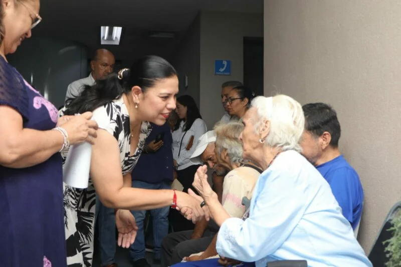 Agradece Patty Chío respaldo del DIF Tamaulipas en campaña de salud visual