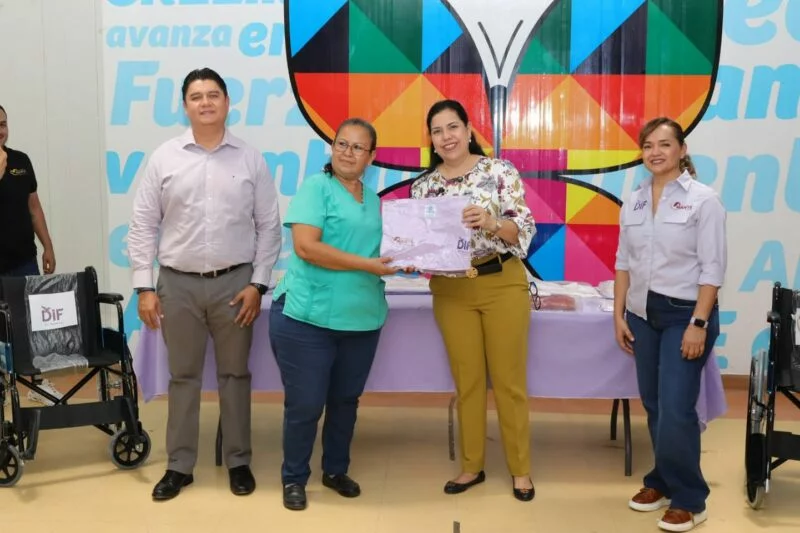 Entrega Patty Chío equipo al CRI Mante