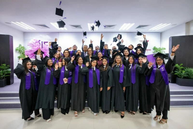 Gradúa DIF Tamaulipas a nuevos terapeutas físicos del Centro de Rehabilitación y Educación Especial