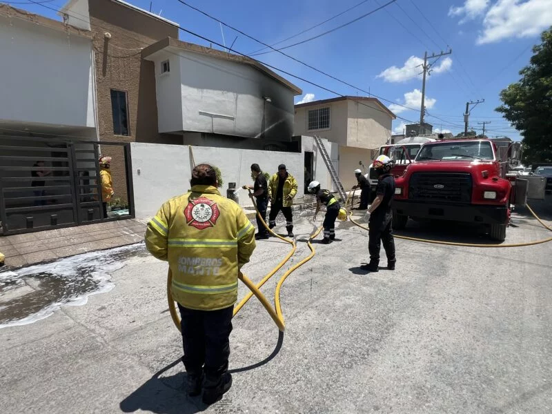 Incendio en vivienda por cortocircuito en lavadora moviliza a bomberos