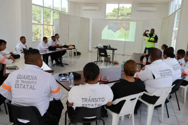 Recibe Tránsito Estatal capacitación sobre el manejo de materiales peligrosos