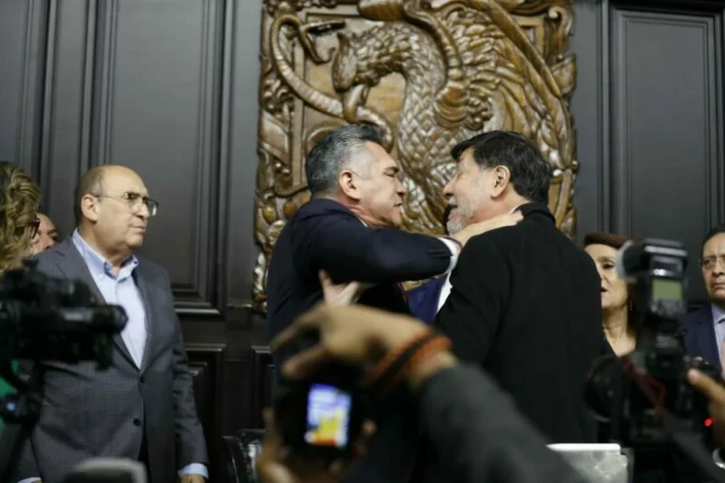 “Es una muestra de lo que es el PRIAN”: Sheinbaum sobre pelea entre Alejandro Moreno y Fernández Noroña en la Permanente