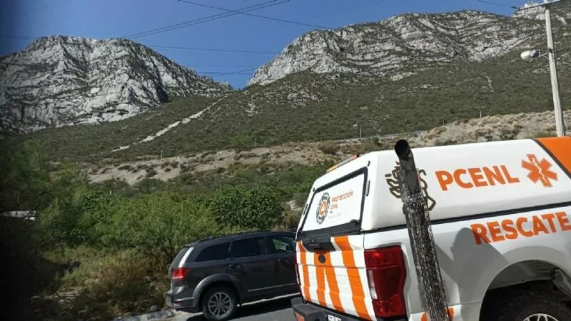 Joven muere en La Huasteca al caer de una altura de 30 metros
