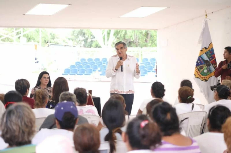 Atiende Américo demandas de las mujeres despicadoras en Tampico