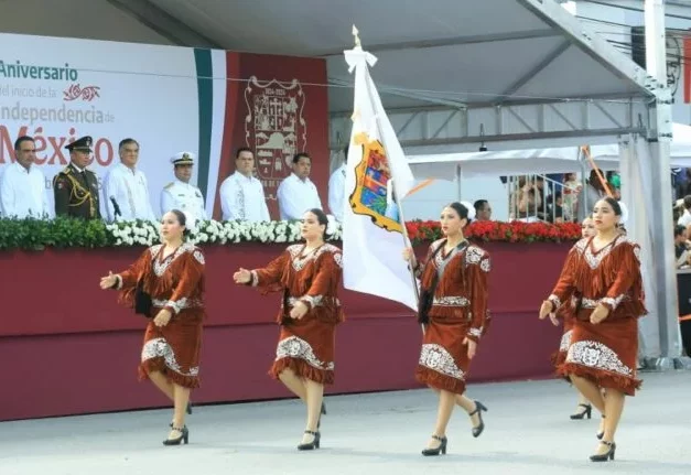 Encabeza Américo desfile cívico-militar: Tamaulipas celebra las Fiestas Patrias en paz