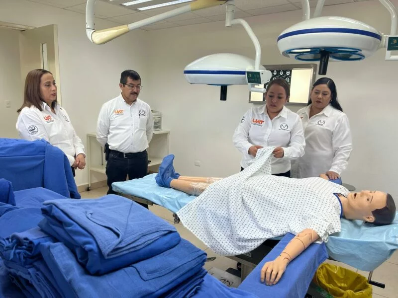Fortalece la UAT formación de estudiantes de enfermería