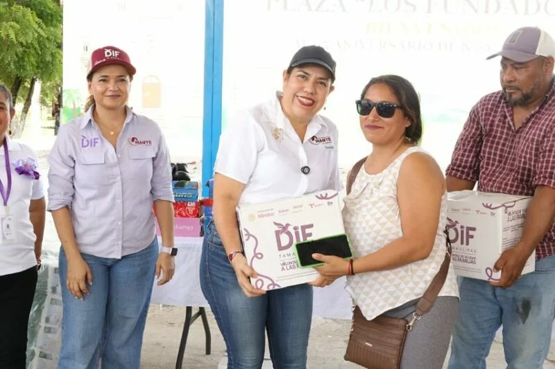 Lleva Patty Chío beneficios a familias de la Temporalera