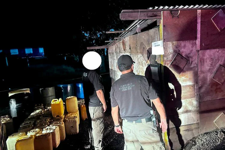 FGR asegura más de seis mil litros de hidrocarburo en Tamaulipas tras cateos