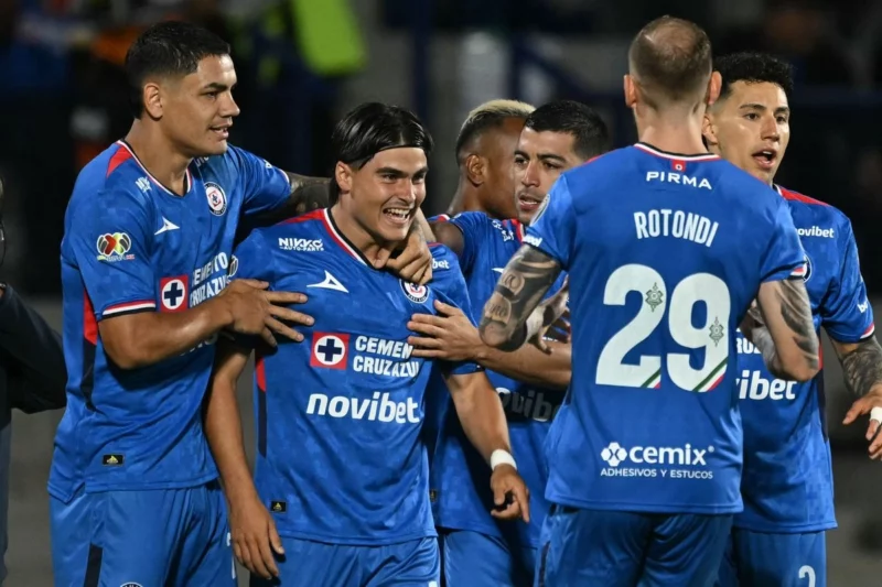 Cruz Azul, invicto y líder de la Liga Mx; gana con remontada a Bravos de Juárez