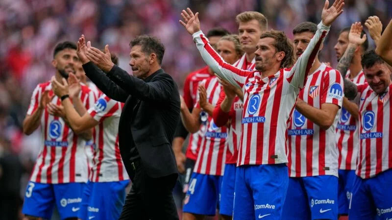 Álvarez anota dos goles y el Atlético golea 5-2 al Real Madrid