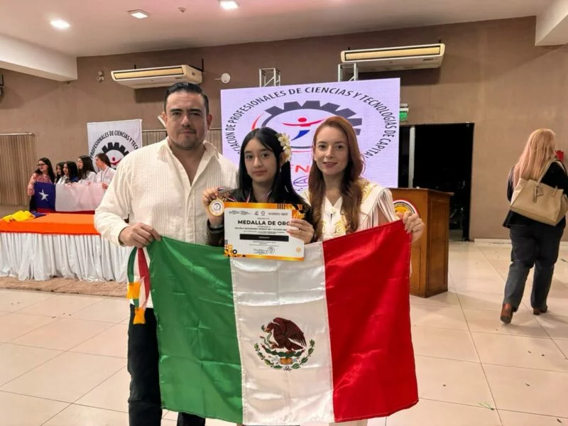 Gana estudiante tamaulipeca medalla de oro en Feria de Ciencias en Paraguay