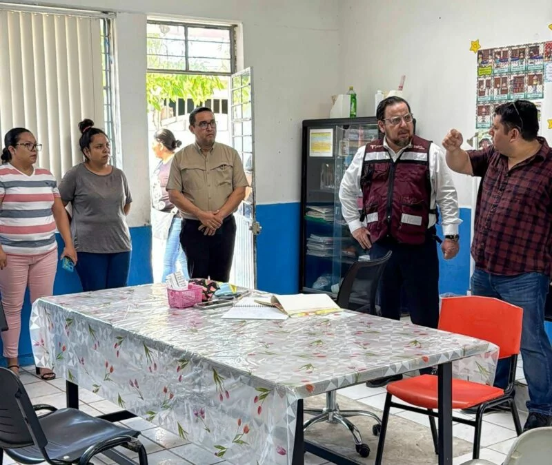 Visita secretario de Educación de Tamaulipas escuelas dañadas por lluvias en la zona sur