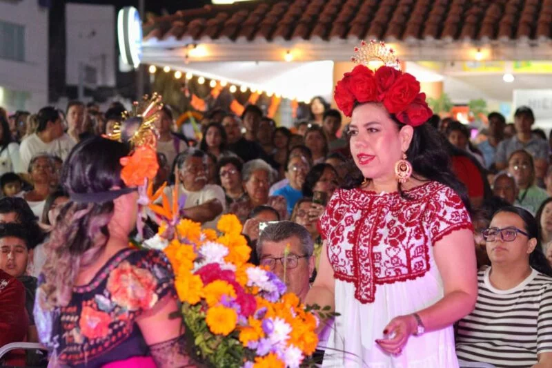 Mantenses viven la fiesta de Xantolo 2025