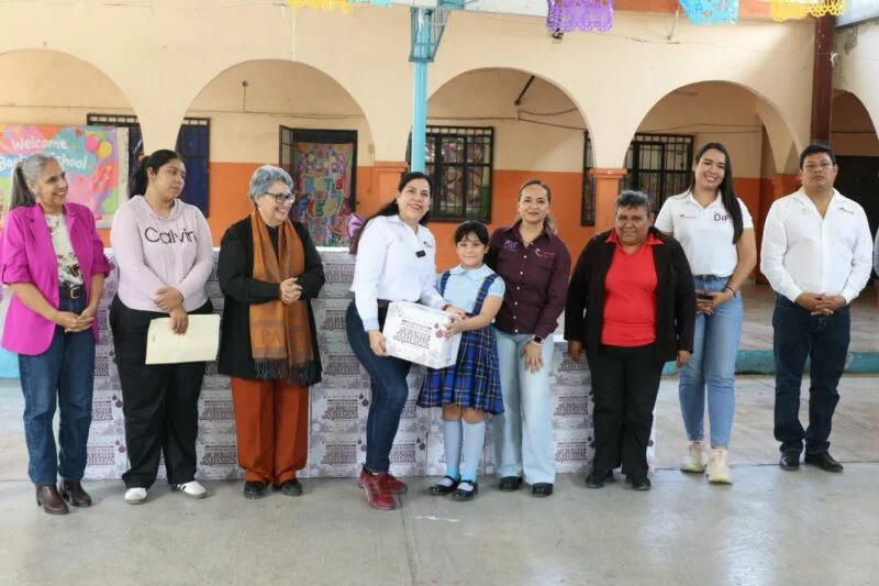 Entrega Patty Chío dotación navideña del DIF Tamaulipas