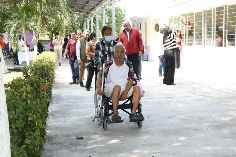 Reconoce Beneficencia Pública trabajo de gestión de Patty Chío