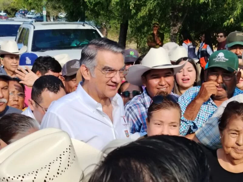 Gobernador respalda a ejidatarios de Llera en disputa legal con parque eólico
