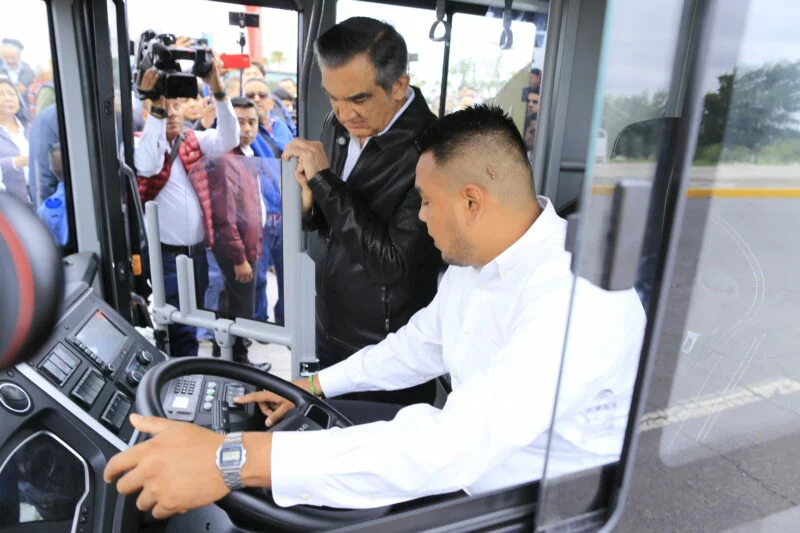 Supervisa gobernador unidades del nuevo sistema de transporte público de Tamaulipas